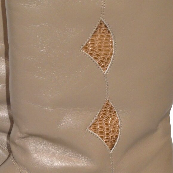 Vintage 80's / 90's Beige White Cross Leather Lined Women dressy Booth Size 8 - Picture 5 of 12